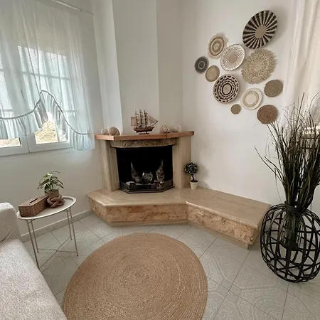 Evi * Amoliani